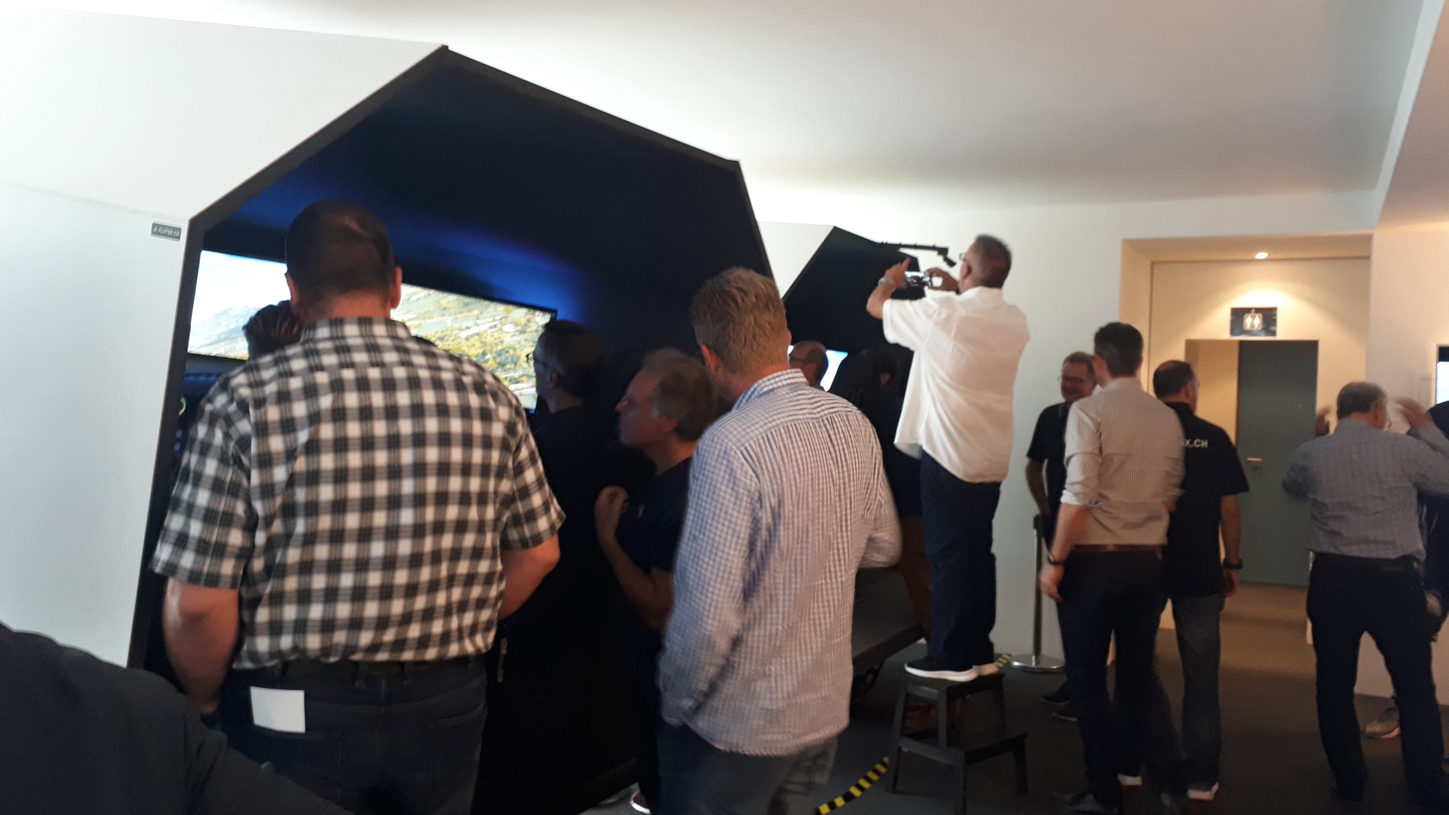 FLYFSX - Flugsimulator - Flight Simulator -  Rüchligweg 55 - 4125 Riehen - Basel - Baden - Aarau - Zürich - Schweiz - Lörrach - Freiburg - Deutschland. 