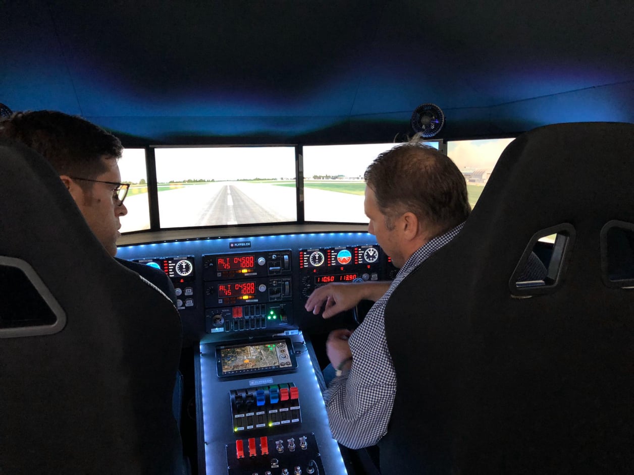 FLYFSX - Flugsimulator - Flight Simulator -  Rüchligweg 55 - 4125 Riehen - Basel - Baden - Aarau - Zürich - Schweiz - Lörrach - Freiburg - Deutschland. 